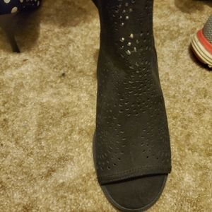 Size 11w chunky heels!